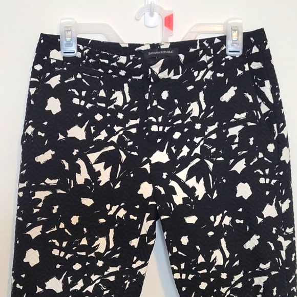🔴Banana Republic Capri Pants - Picture 3 of 4
